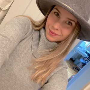 Meet your Posher, Demi